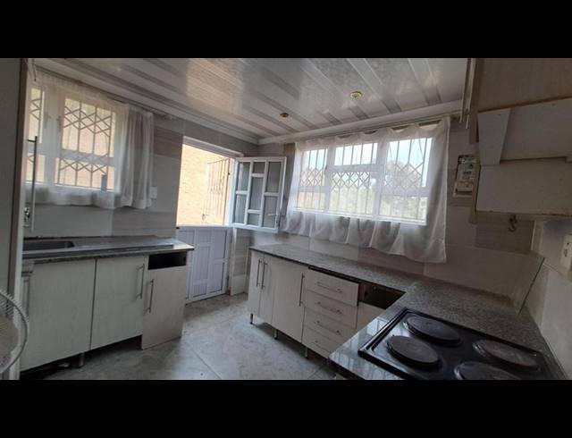 2 BEDROOM PROPERTY TO RENT IN UMLAZI
